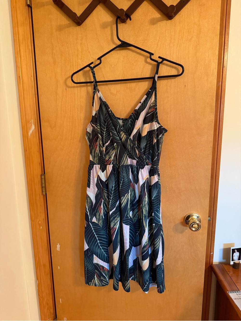 Tropical Leaf Print Spaghetti Strap Dress - Black/Pink